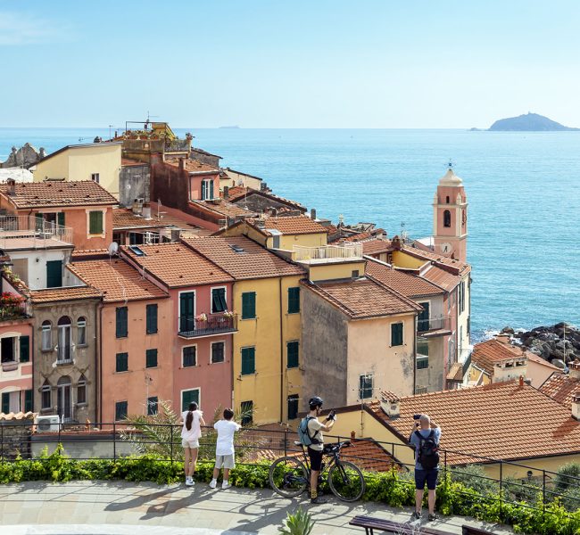 Uitzicht op Tellaro, een van de Borghi più Belli d’Italia Uitzicht op Tellaro, een van de Borghi più Belli d'Italia
